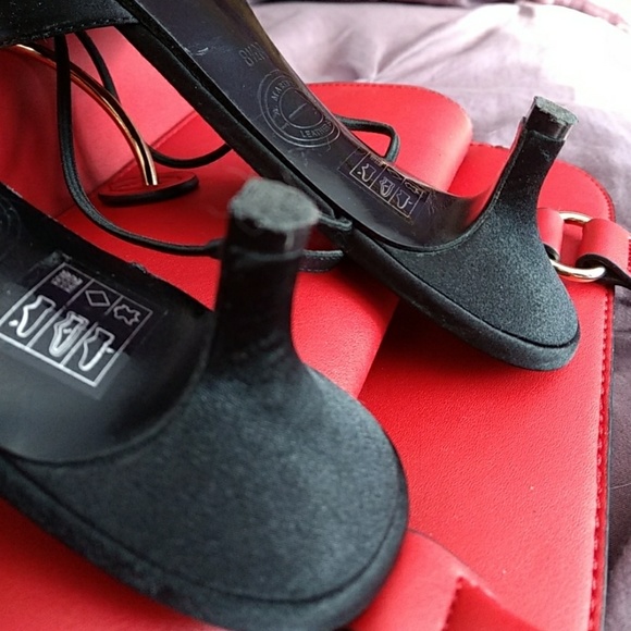 Kitten heels with a addtl photo details of heels - Picture 6 of 7